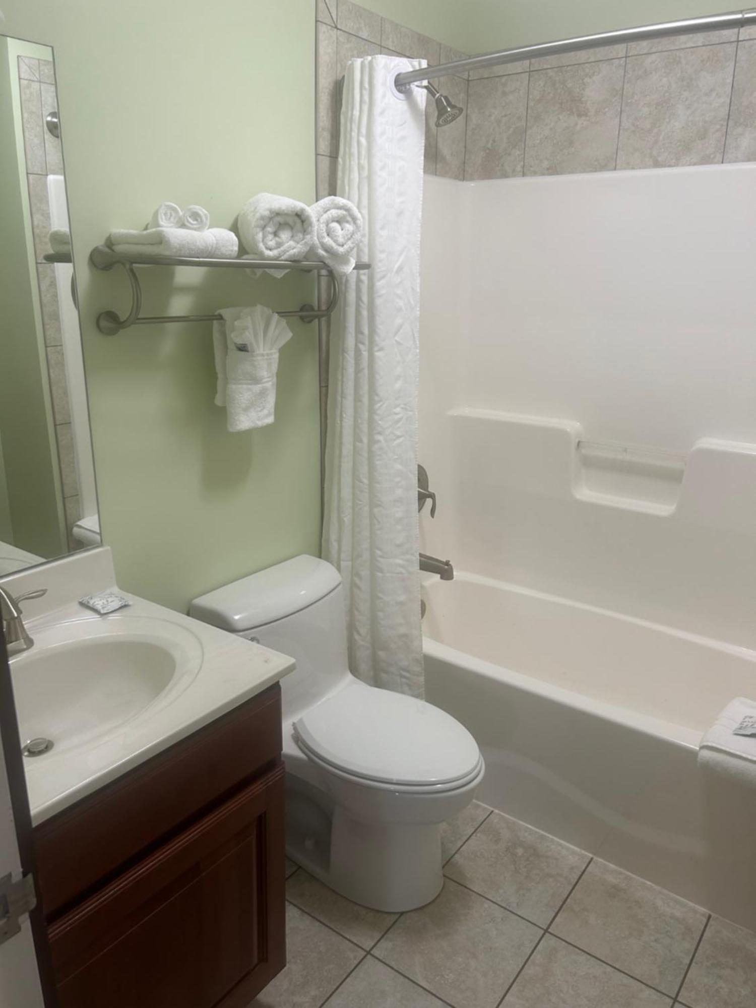 Harbor House Inn Sackets Harbor Екстериор снимка