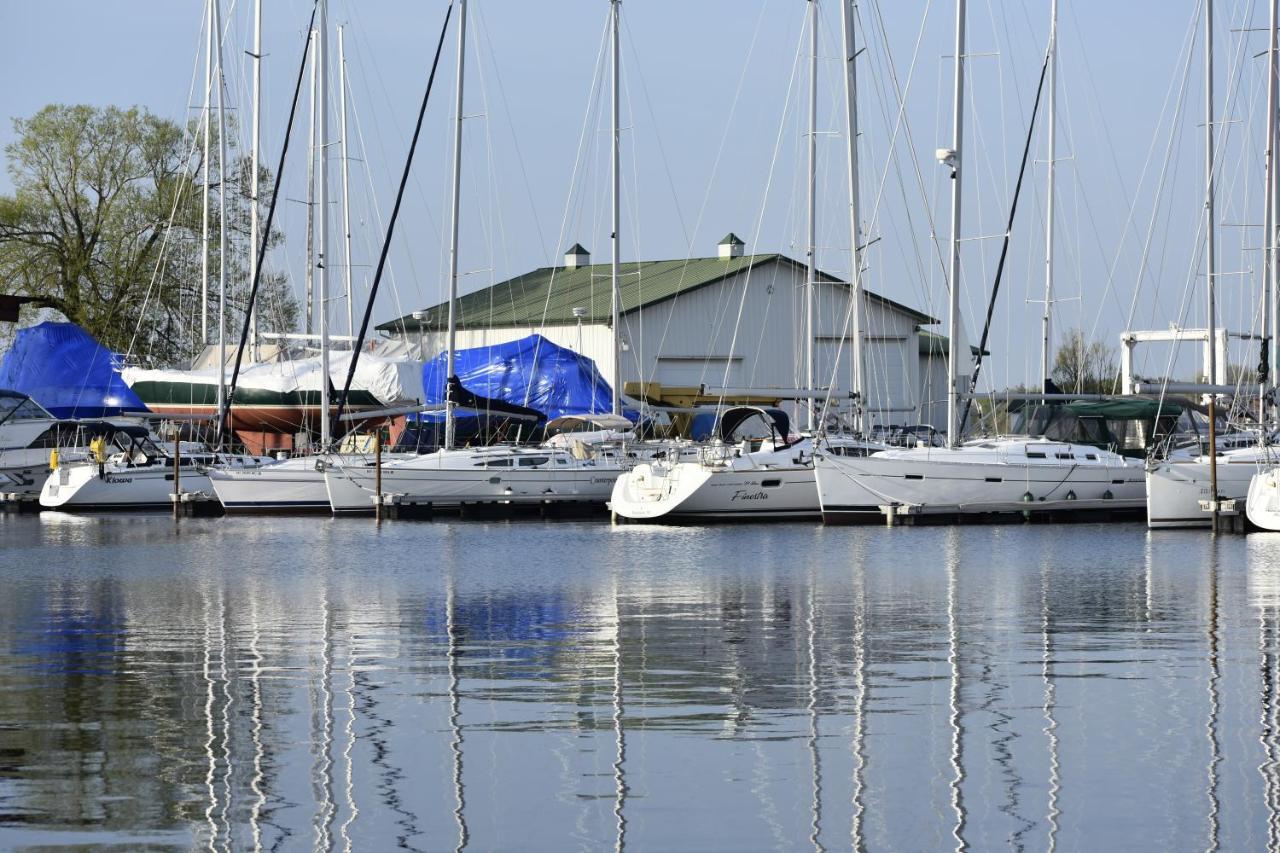 Harbor House Inn Sackets Harbor Екстериор снимка