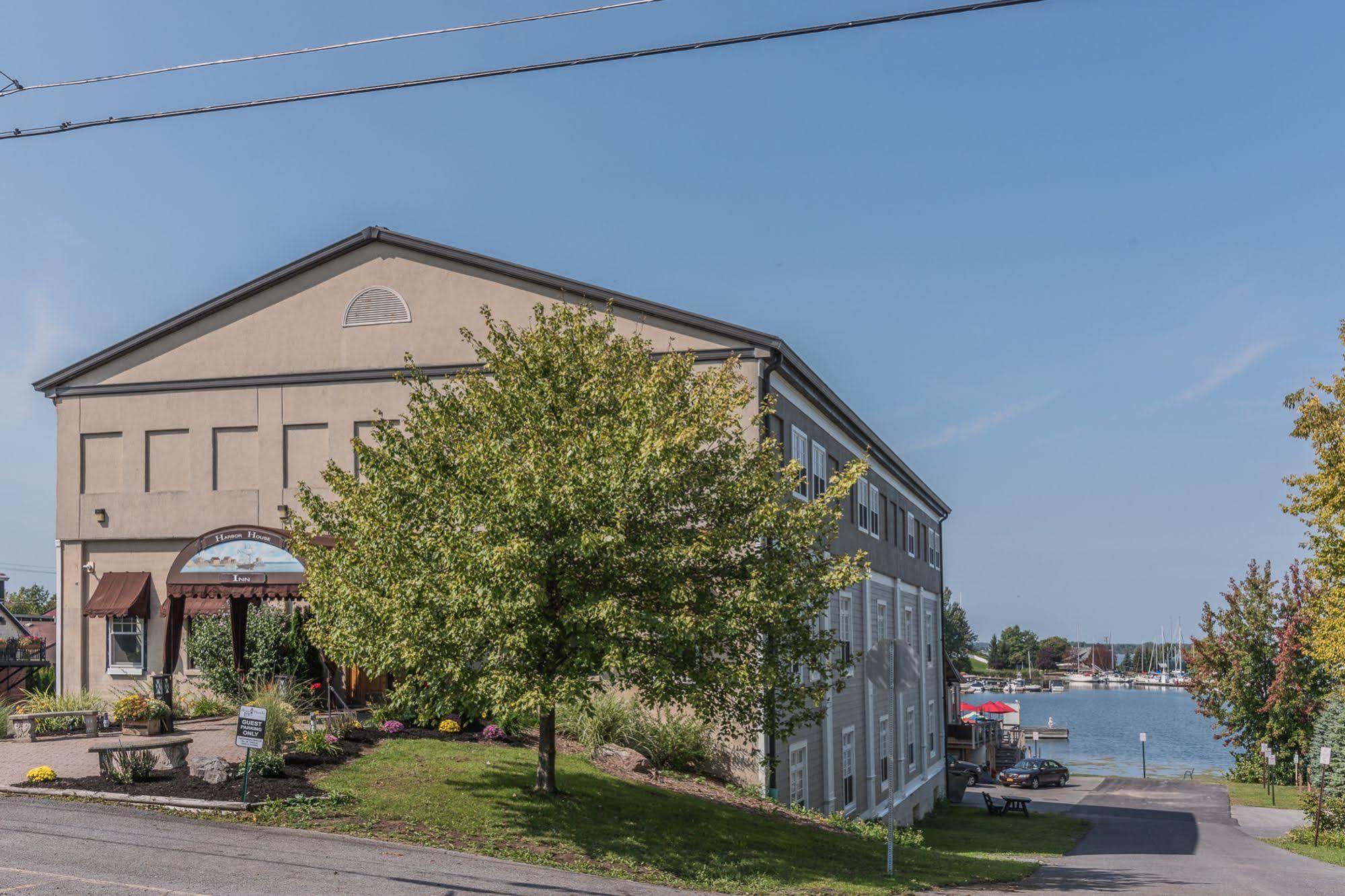 Harbor House Inn Sackets Harbor Екстериор снимка