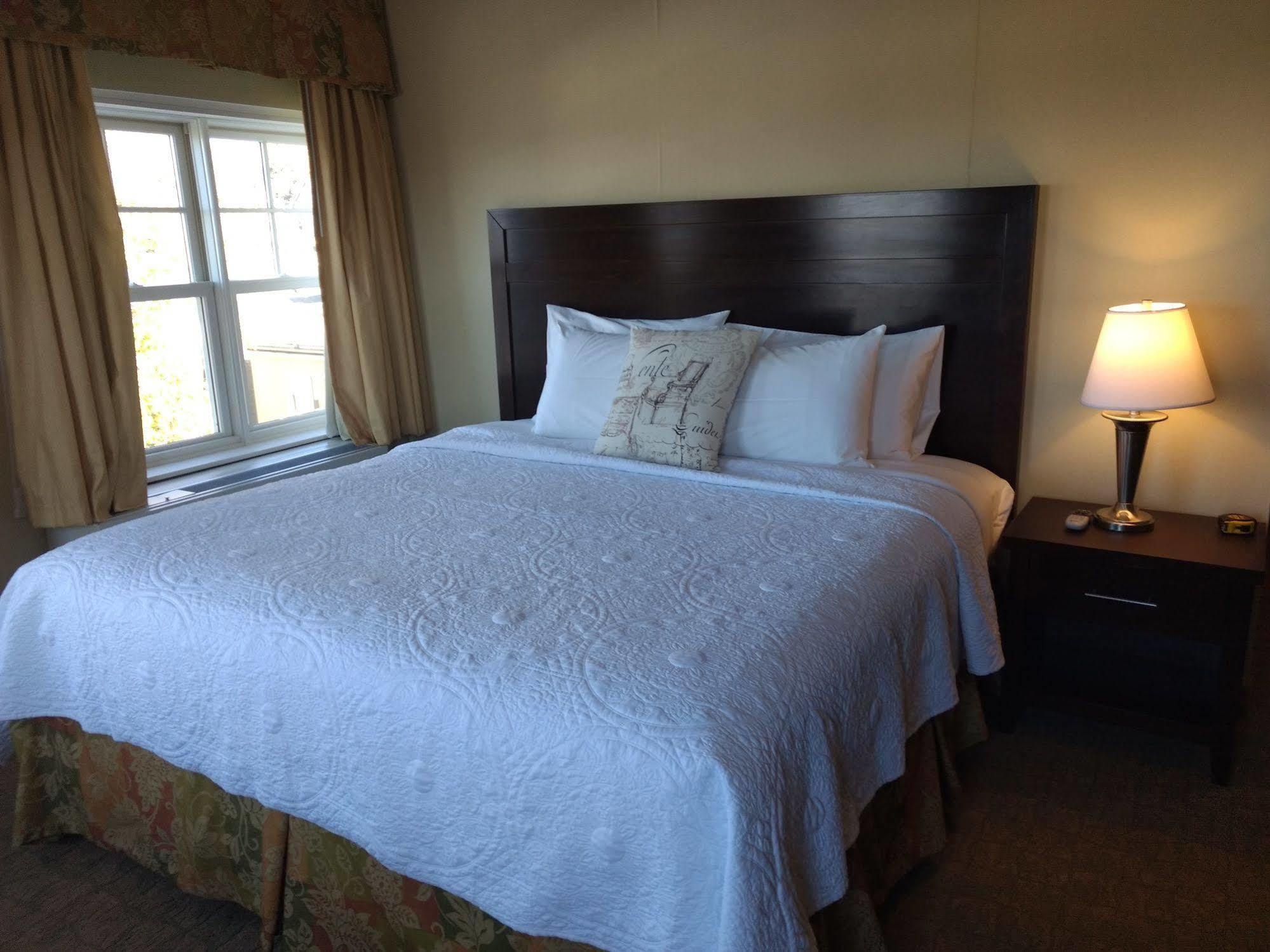 Harbor House Inn Sackets Harbor Екстериор снимка