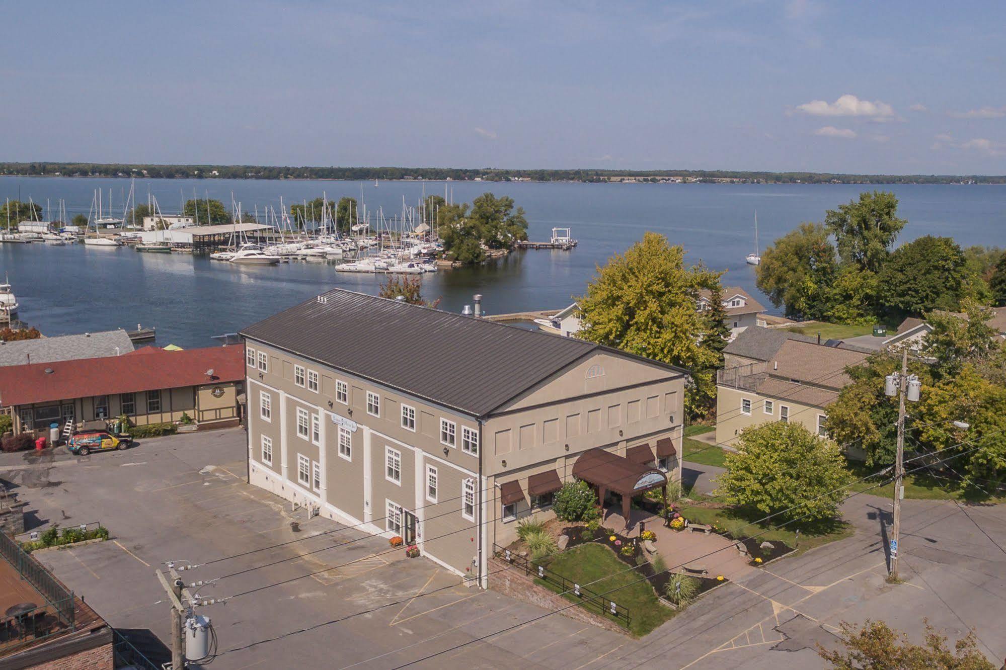 Harbor House Inn Sackets Harbor Екстериор снимка