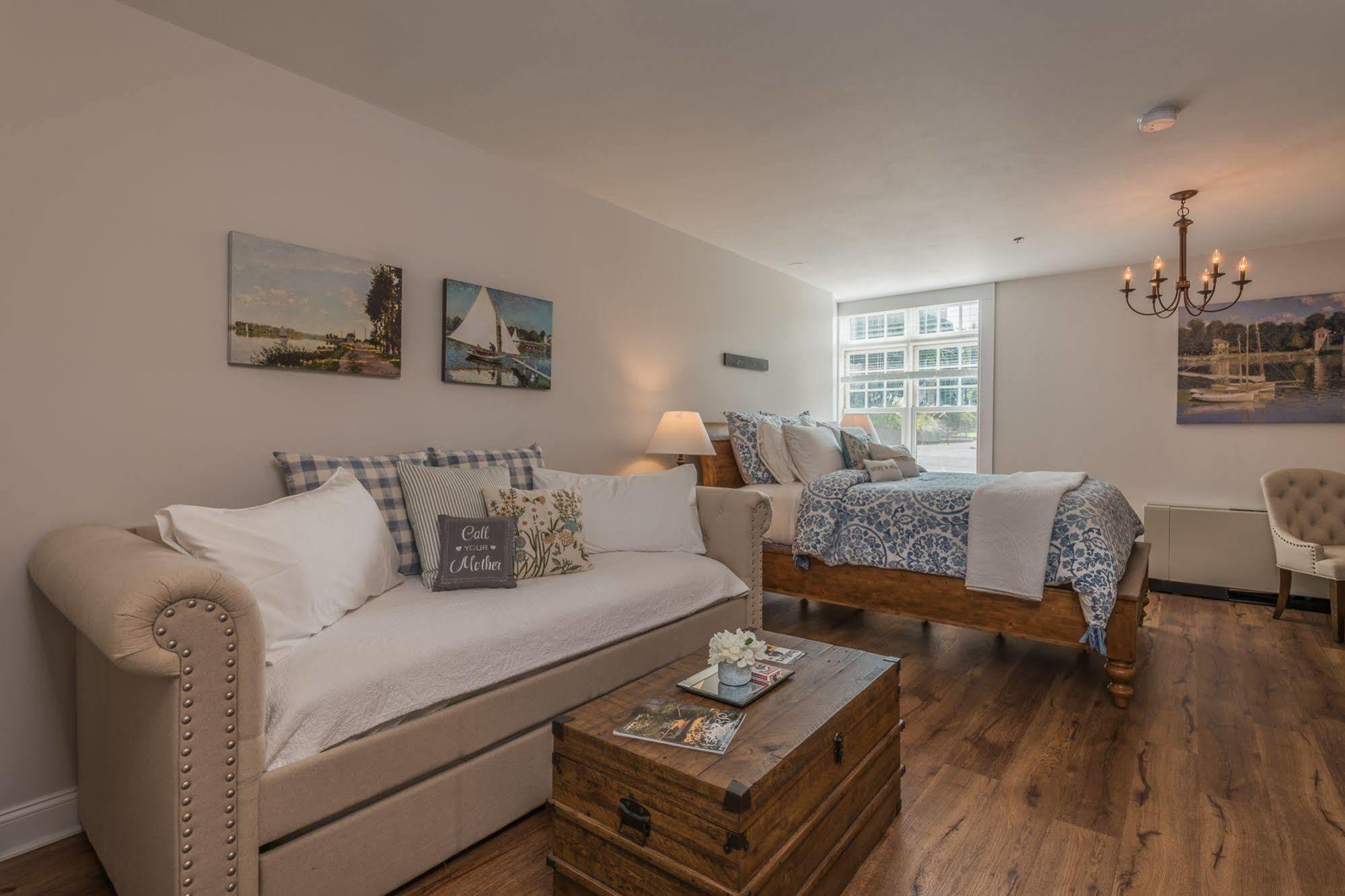 Harbor House Inn Sackets Harbor Екстериор снимка